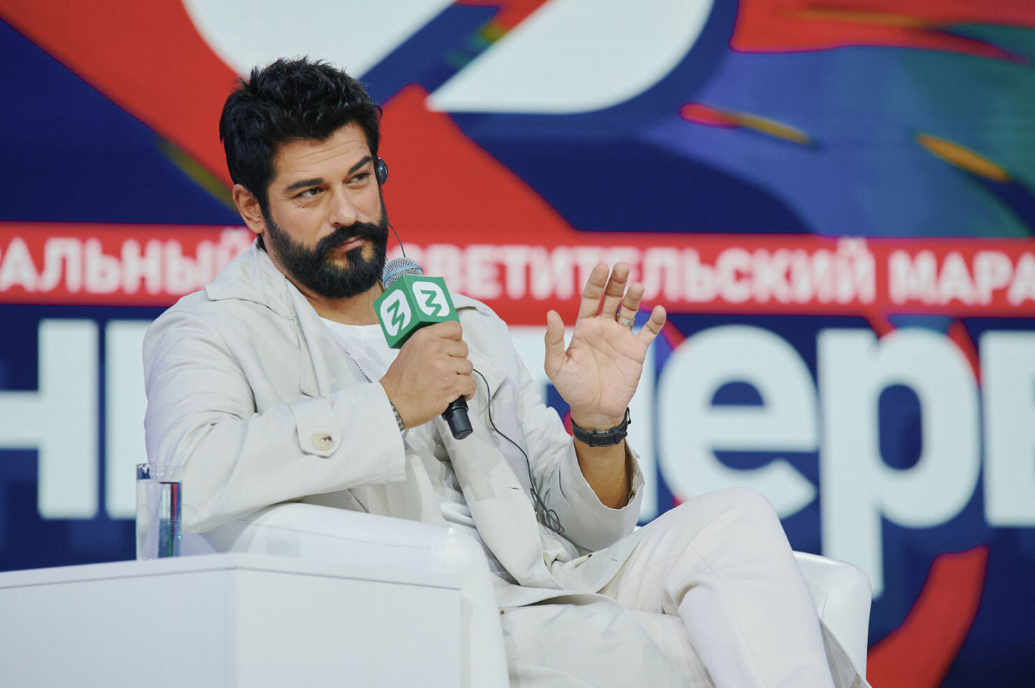 Burak Özçivit at the Znanie.Pervye Marathon: "Russia and Turkey Are Good Neighbors with Common Values. Love and Sincerity Unite Us"